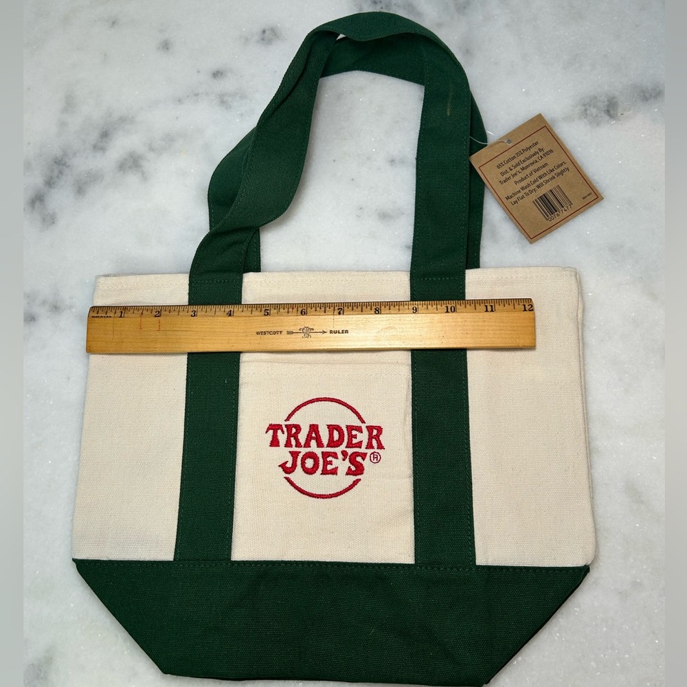 Trader Joe’s Mini Tote in Green and Off White NWT